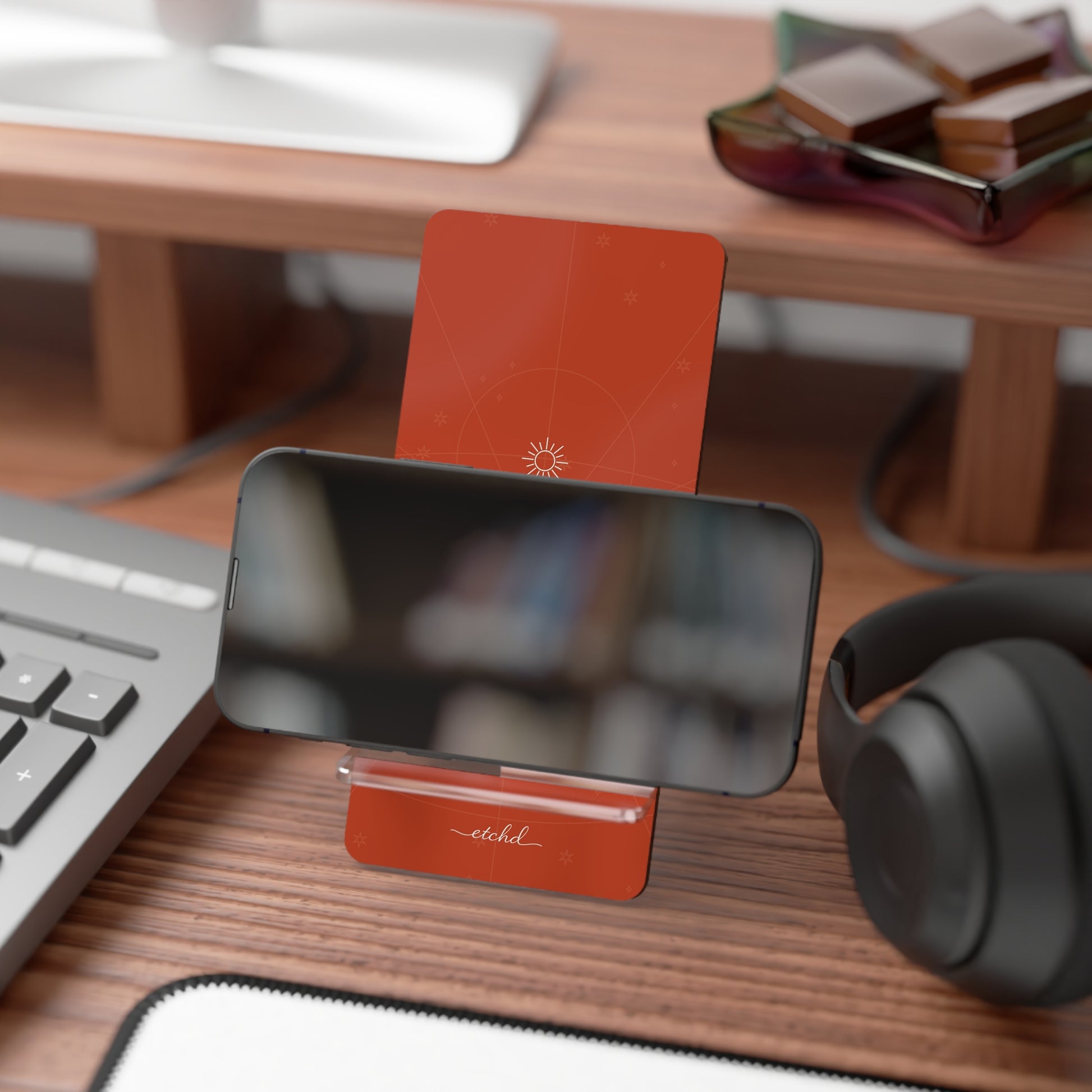 Leo Phone Stand by etchd, view 4