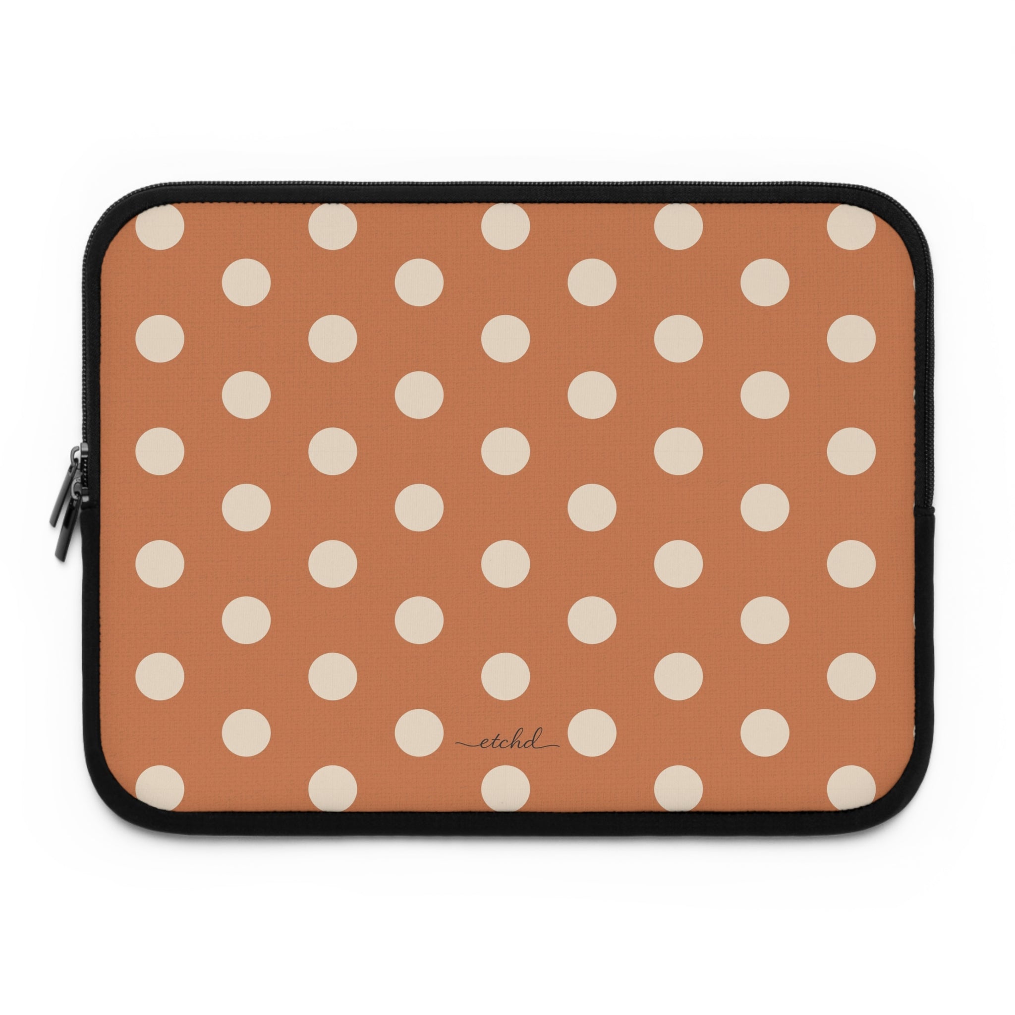 Cream & Terracotta Polka Dot Laptophülle von etchd