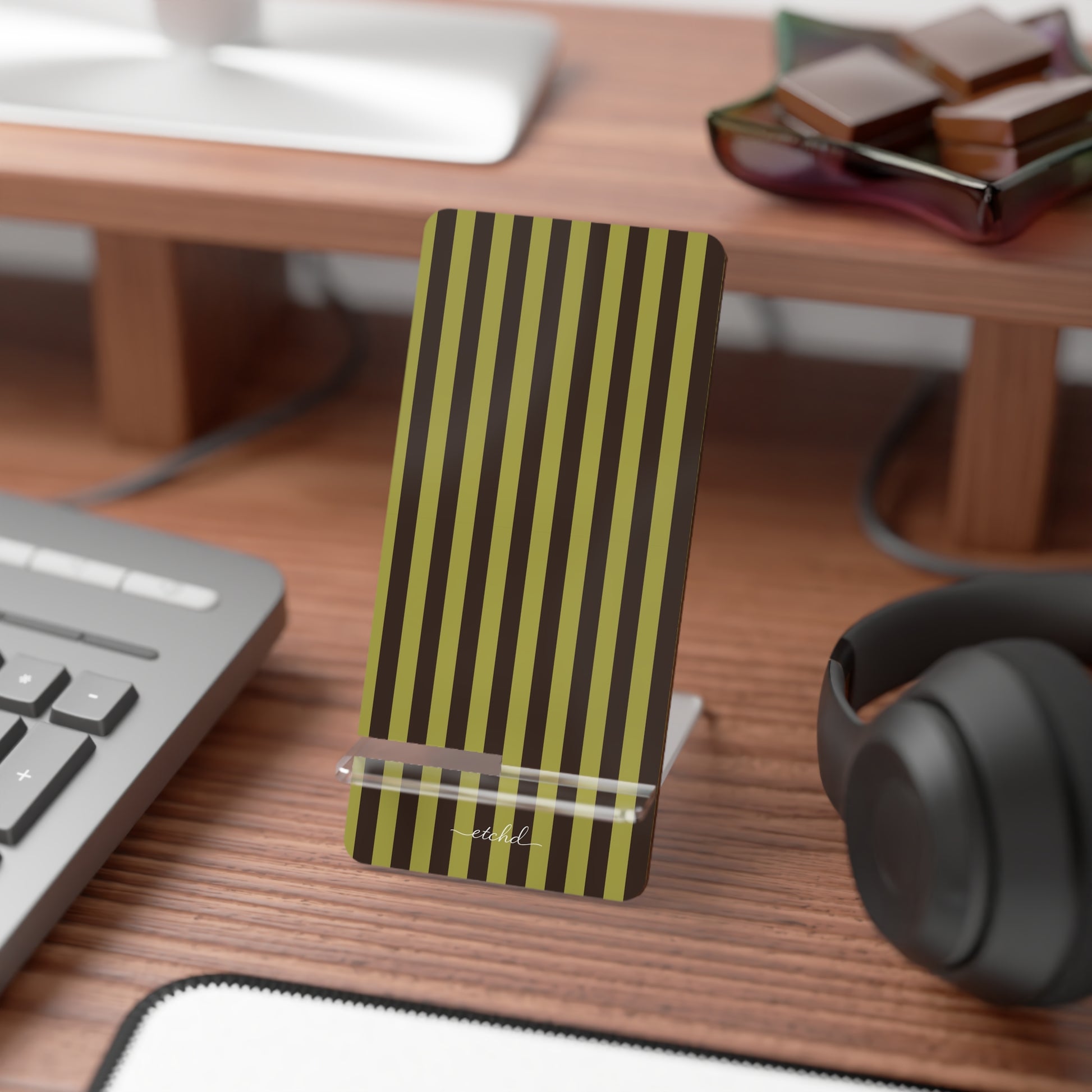 Martini Phone Stand by etchd, view 3