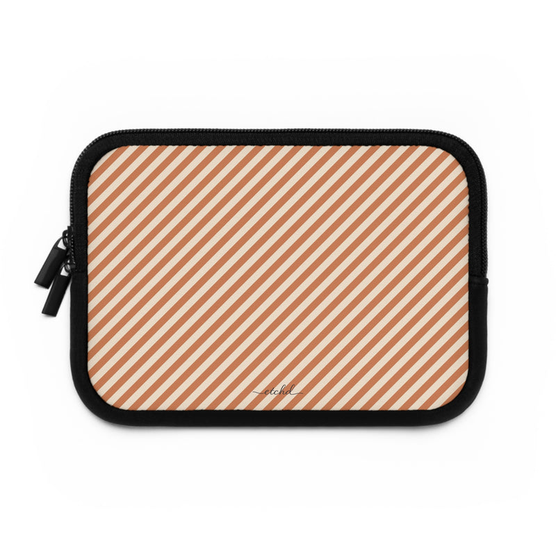 Terracotta & Cream Striped Diagonal Custodia per laptop di etchd, vista 2