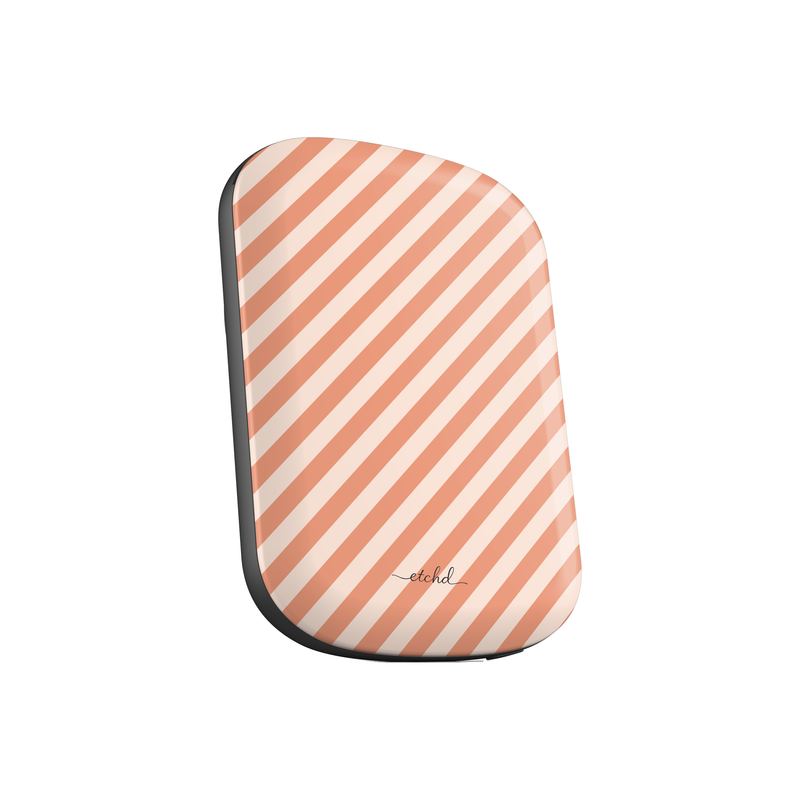 Coral & Cream Striped Diagonal Batería externa magnética de etchd, vista 2