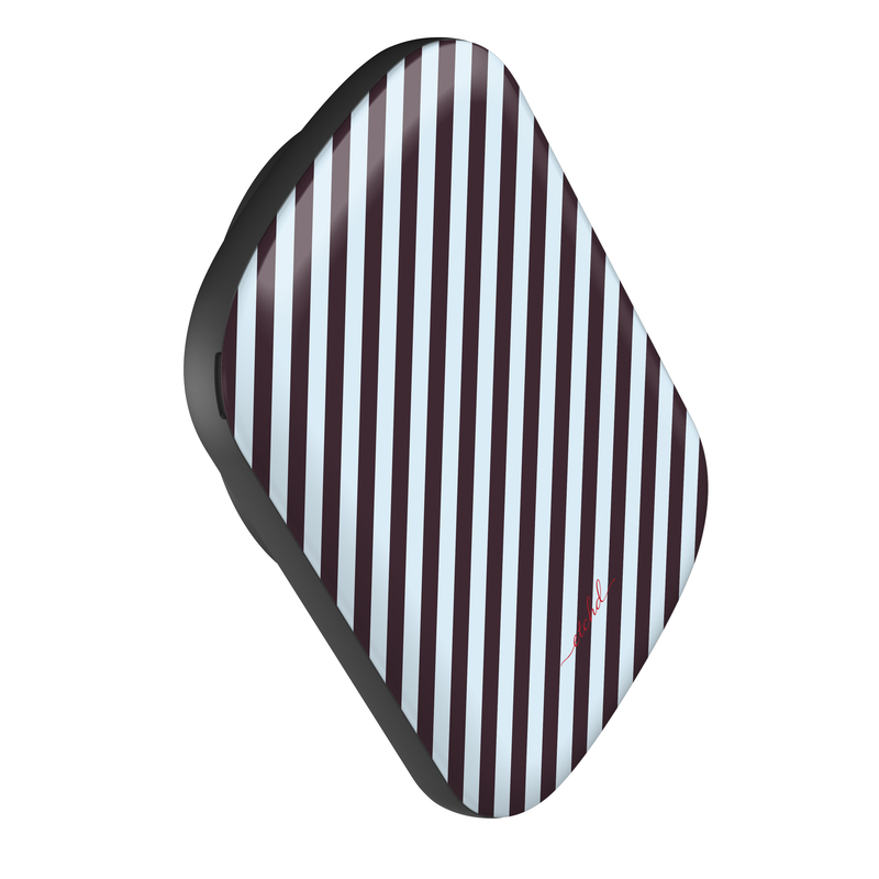Plum & Blue Striped Diagonal Batería externa magnética de etchd, vista 3