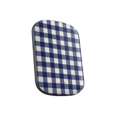 Navy & Cream Gingham Powerbank magnetico di etchd, vista 2