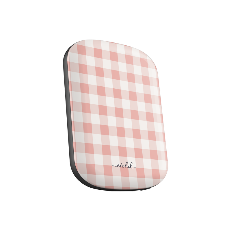 Blush & White Gingham Batería externa magnética de etchd, vista 2