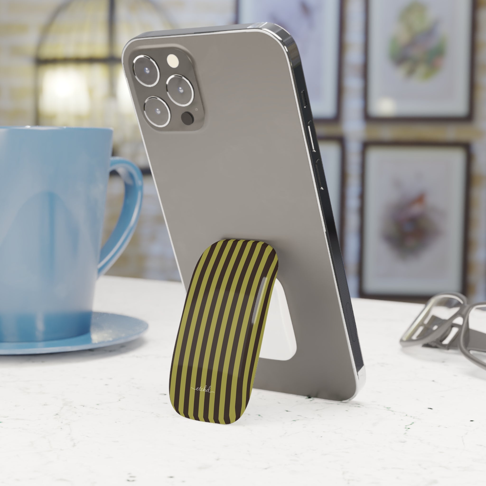 Martini Click-On Phone Grip