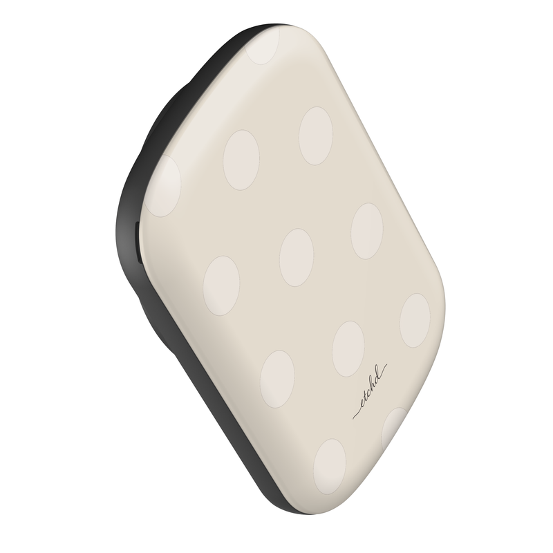 Neutral Polka Dot Powerbank magnetico di etchd, vista 2