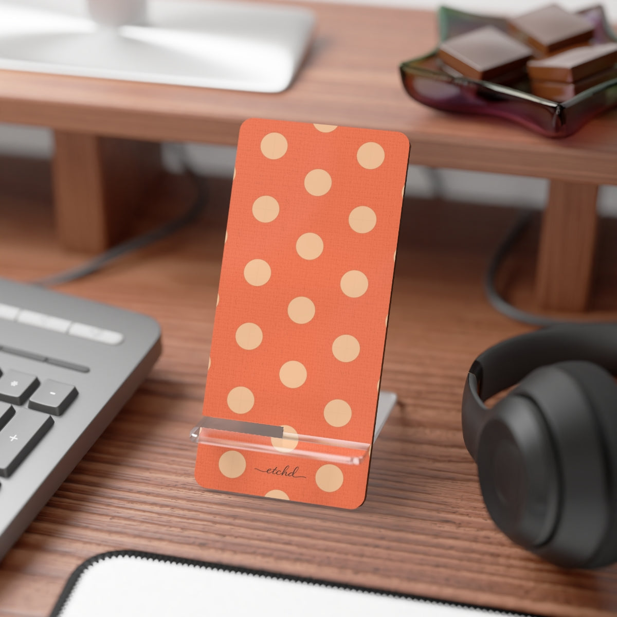 Peach & Coral Polka Dot Supporto per telefono di etchd, vista 3